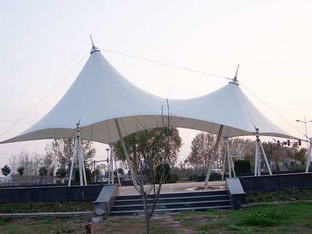 张拉膜结构的优势有哪些？