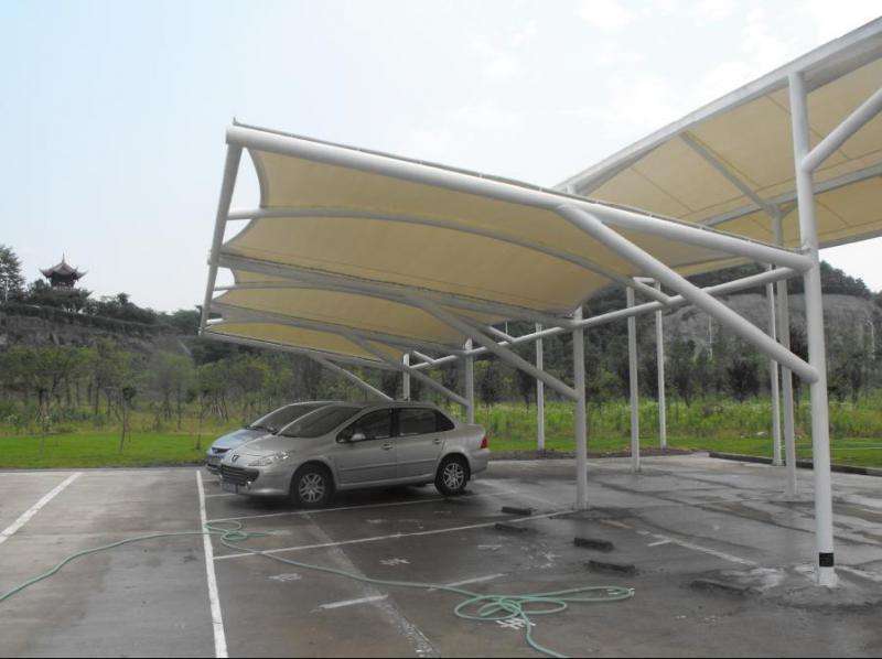膜结构车棚比传统车棚的优点有哪些？